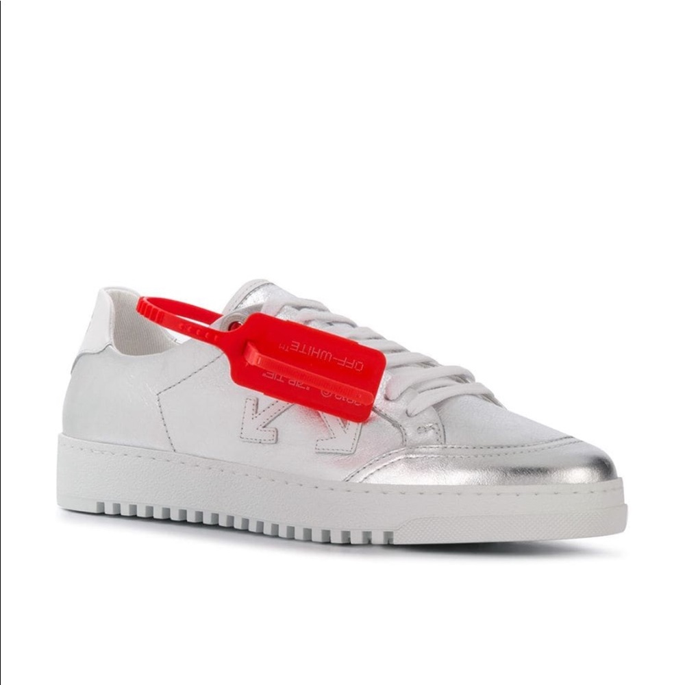Off-White
metallic low vulcanized sneakers